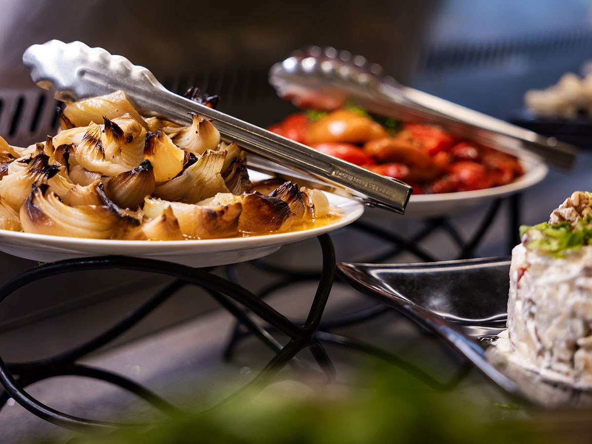 מזנון בחדר האוכל מזנון בחדר האוכל