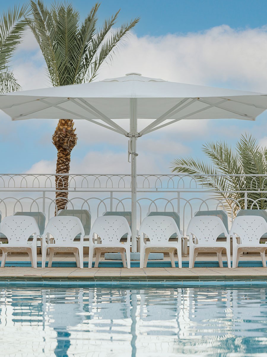 בריכת השחייה בריכת השחייה